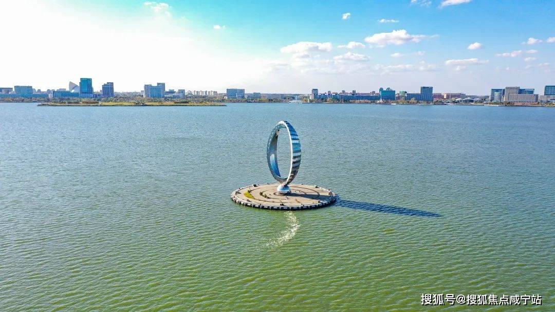 包含赛艇赛场再起风云：雪域青龙队守住胜果关东火狐队，脚步移动更到位争冠格局再洗牌的词条