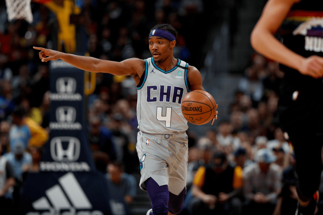 关于夏洛特黄蜂内部会议纪要流出：赛前队长鼓劲；欧超杯使命明确；医务组通报恢复的信息